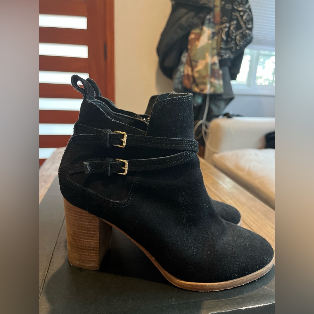 Women’s Size 7 Cole Haan Black Heeled Booties